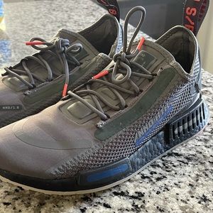 MEN'S ADIDAS ORIGINALS X NASA NMD R1 SPECTOO CASUAL SHOES